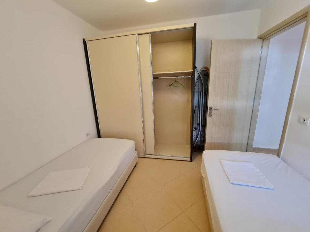 Meltin Apartments Sarandë Exterior foto