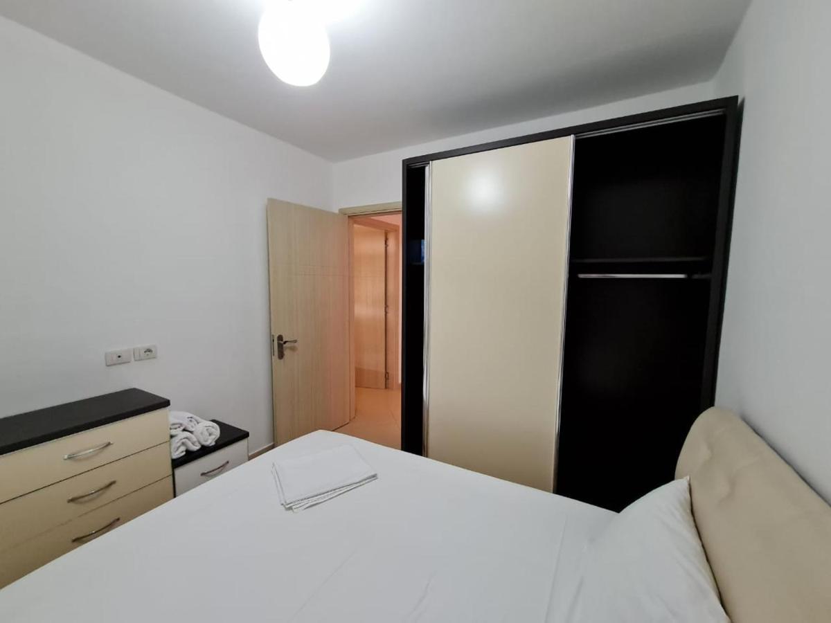 Meltin Apartments Sarandë Exterior foto